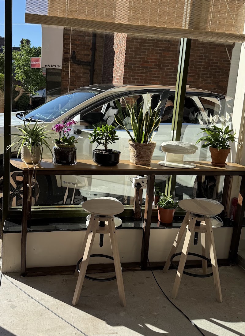 The Moss Nail Spa, spa in Guildford, United Kingdom, photo 1 of 7
